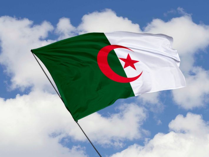 "مشاريع ورقية" تضعف منافسة موريتانيا والجزائر لمعبر الكركرات بالمغرب