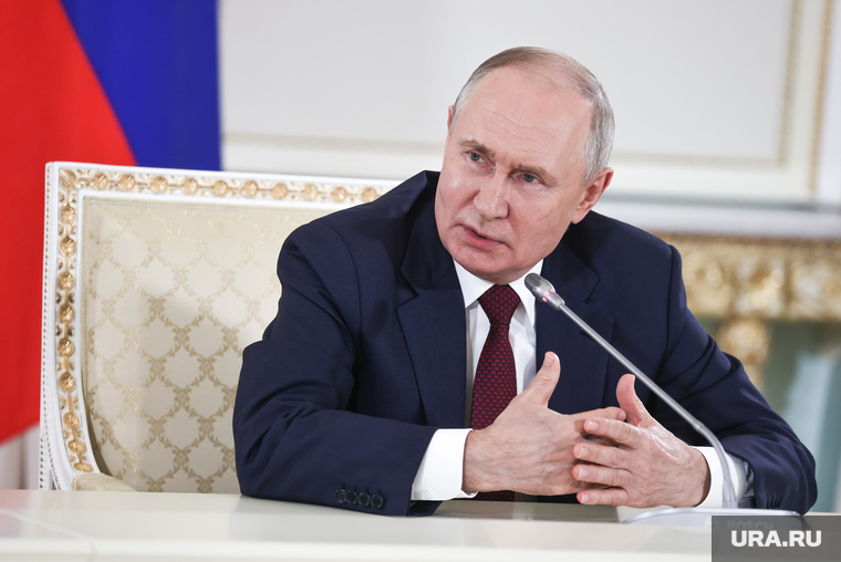 Путин потребовал добиться устойчивого роста рождаемости за шесть лет