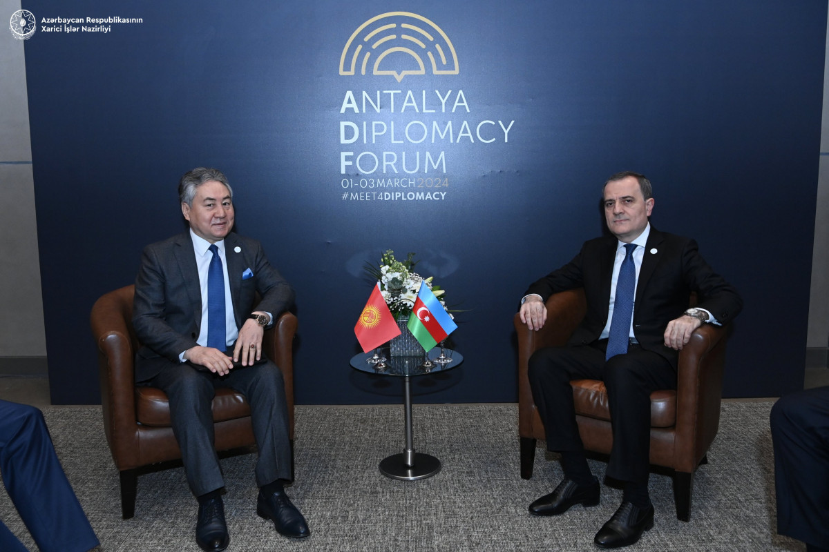 Azerbaijani, Kyrgyz Foreign Ministers meet