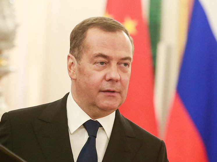 Медведев отреагировал на публикацию перехваченных переговоров немецких офицеров