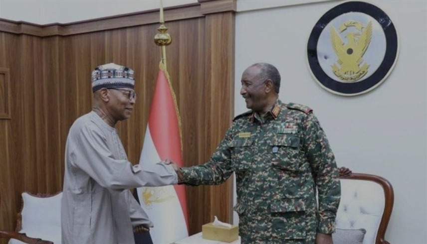 البرهان يدعو إلى استعادة السودان عضويته في الاتحاد الأفريقي
