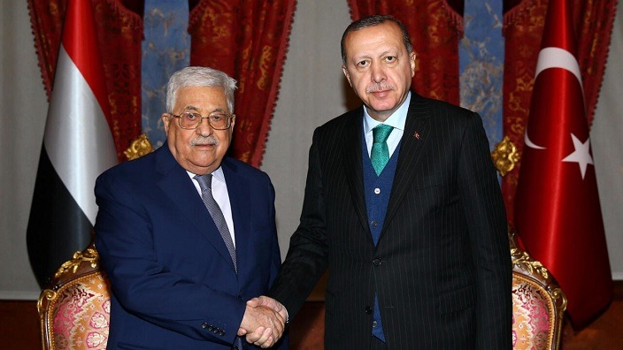 الرئيس الفلسطيني يصل إلى تركيا في زيارة رسمية
