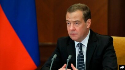 Медведев призвал выслать послов ЕС из России за отказ от встречи с Лавровым
