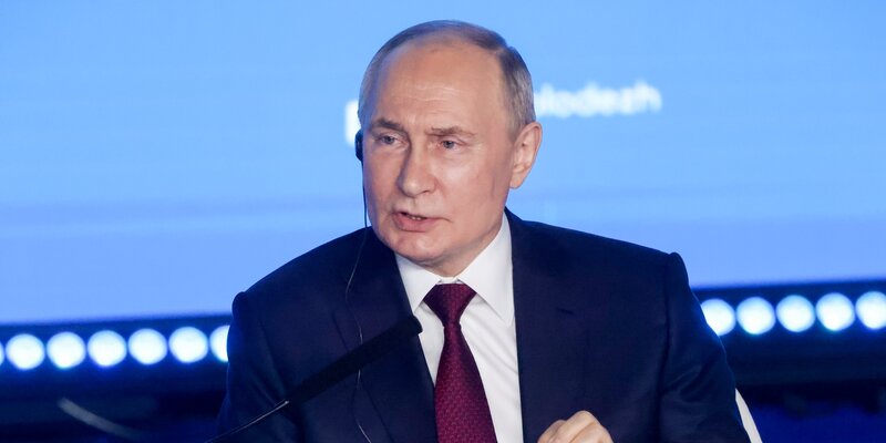 Путин: США сами выпустили "джинна из бутылки", подав другим пример