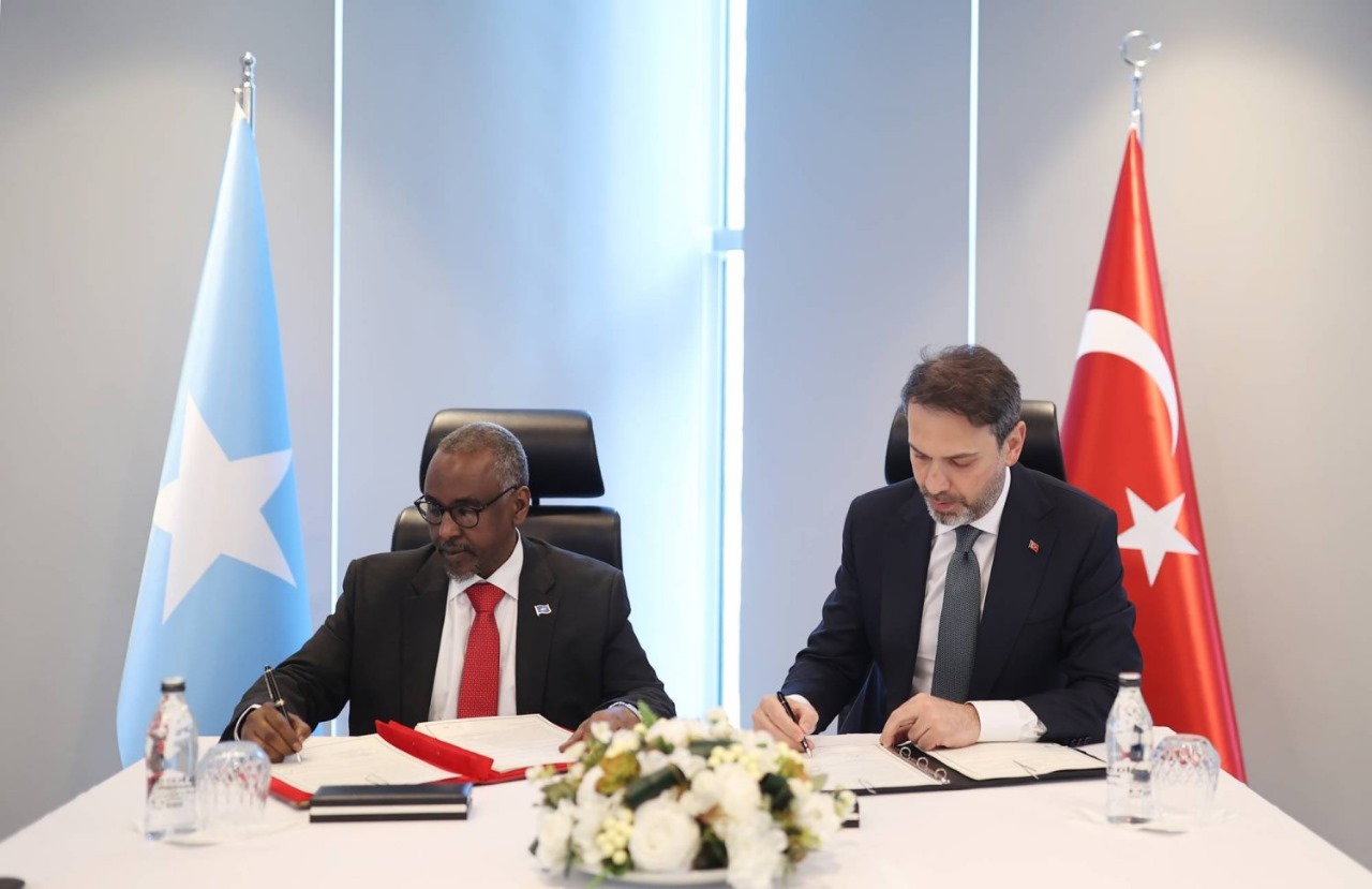 تركيا والصومال.. اتفاقية نفطية بعد الدفاعية