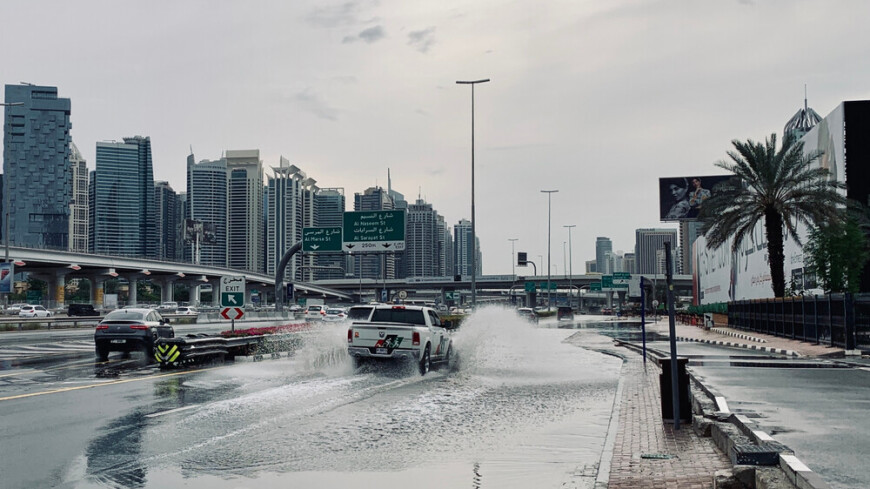 Более 10 тысяч чрезвычайных ситуаций произошло за день из-за ливней в Дубае