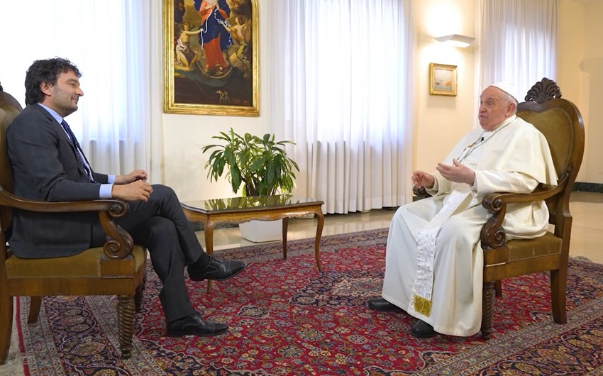 Pope says Ukraine should have 'courage of the white flag' of negotiations