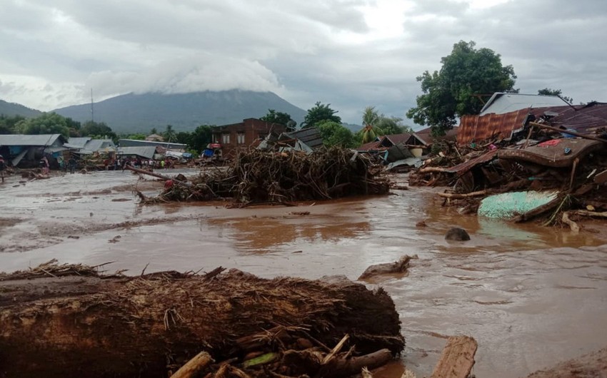 Death toll from Indonesia floods, landslides rises to 26