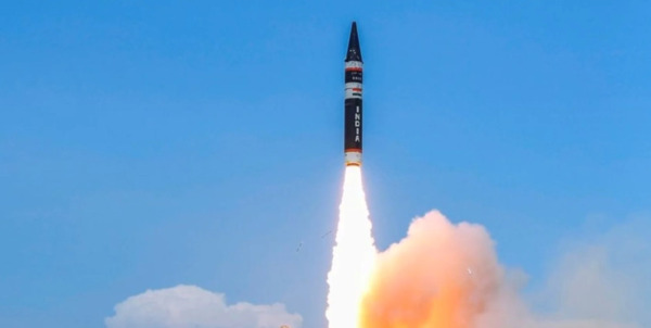 الهند تختبر صاروخا قادرا على حمل رؤوس حربية نووية متعددة