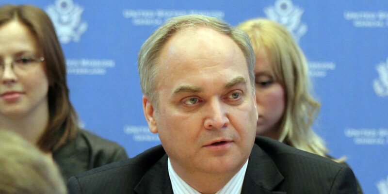 Антонов обвинил США в фактическом участии в конфликте на Украине