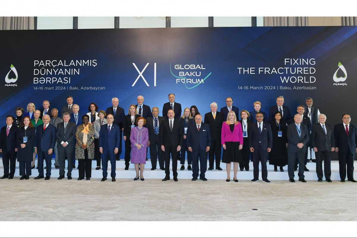 В Баку проходит XI Глобальный Бакинский форум, в мероприятии принял участие Президент Ильхам Алиев