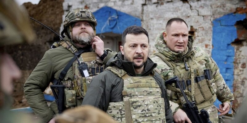 Рогов: Зеленский провел чистку в рядах украинских войск из-за опасений бунта