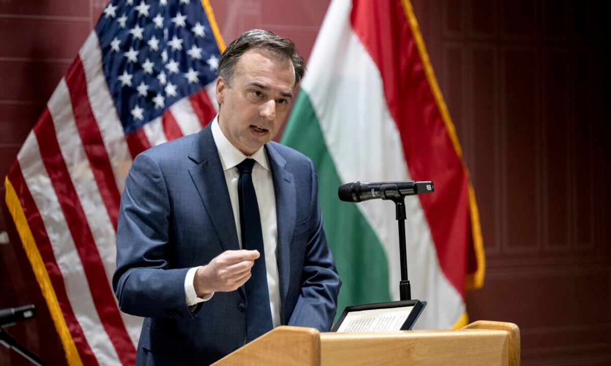 В Венгрии назвали неподобающей речь посла США в Будапеште