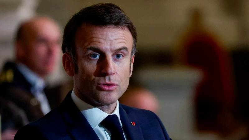 Macron: France will not take offensive initiatives against Russia