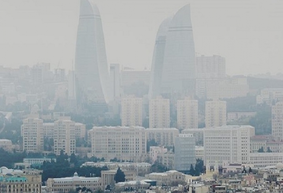 В Баку в воздухе наблюдается пыль