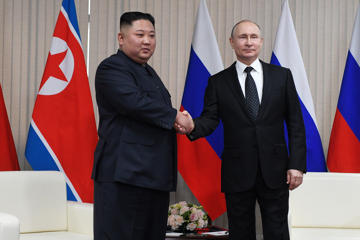 Ким Чен Ын поздравил Путина с переизбранием на пост президента РФ