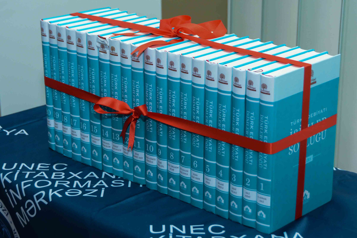 UNEC-də 20 cildlik “Türk edebiyatı isimler sözlüyü”nün təqdimatı olub