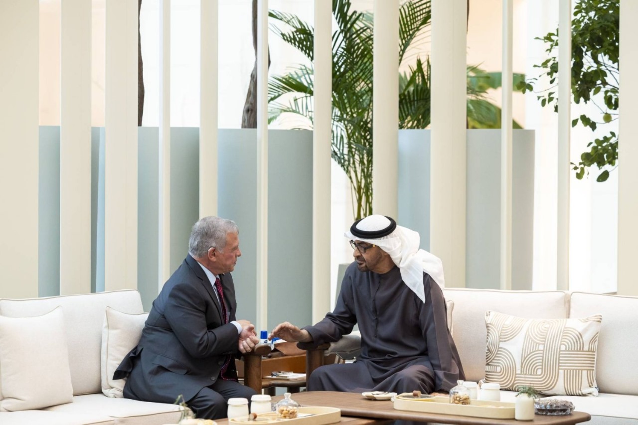 رئيس الإمارات والعاهل الأردني يؤكدان على ضرورة حل الدولتين