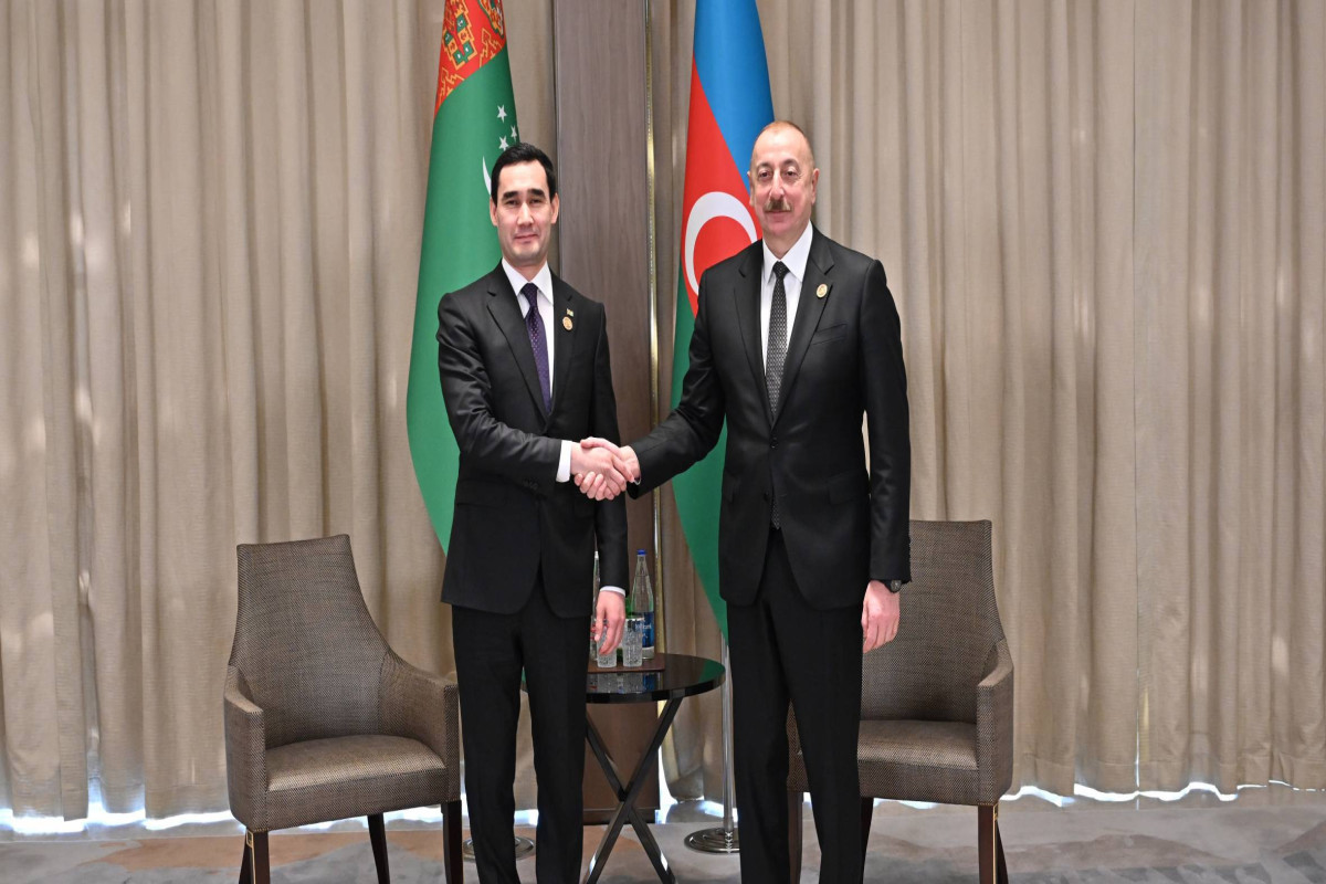 Azerbaijani President congratulates his Turkmen counterpart