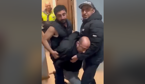 Ermənistanlı miqrant polisi ittiham etmək üçün özünə xəsarət yetirib - VIDEO