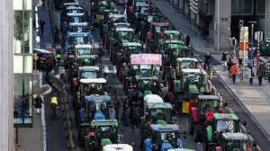 وزراء زراعة الاتحاد الأوروبي يبحثون سبل إعادة المزارعين إلى حقولهم