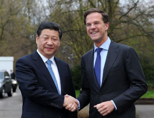 رئيس الصين ينتقد الحواجز التكنولوجية خلال زيارة رئيس وزراء هولندا لبكين