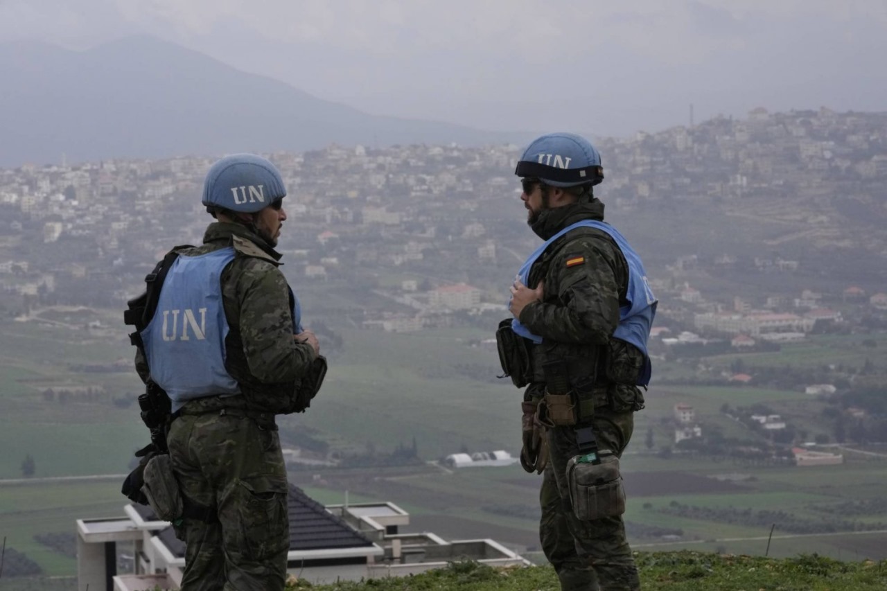 إصابة 3 مراقبين من اليونيفيل إثر انفجار قذيفة في جنوب لبنان