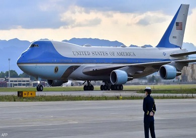 الكشف عن سرقات بطائرة الرئيس الأمريكي