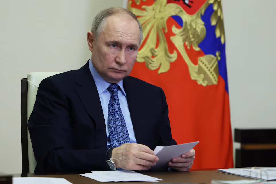 Putin signs decree on spring military conscription