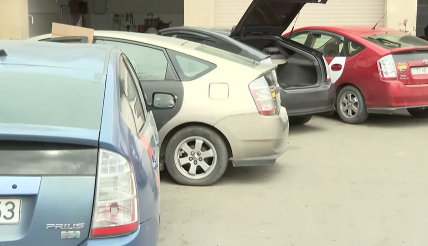 Bakıda "Prius"lar kütləvi şəkildə satışa çıxarılır