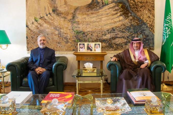 السعودية وإيران تبحثان العلاقات بين البلدين والقضايا المشتركة