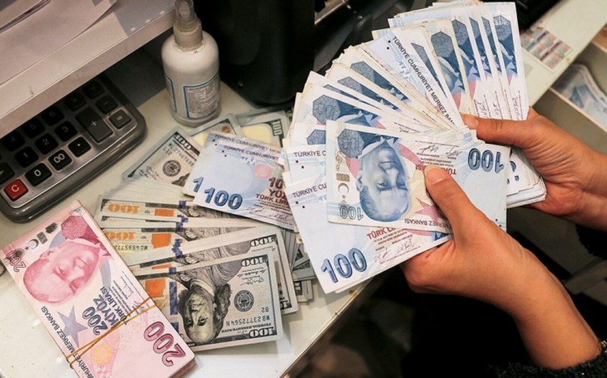 Economist Analyzes Impact of Lira Depreciation on Azerbaijani Economy - OPINION