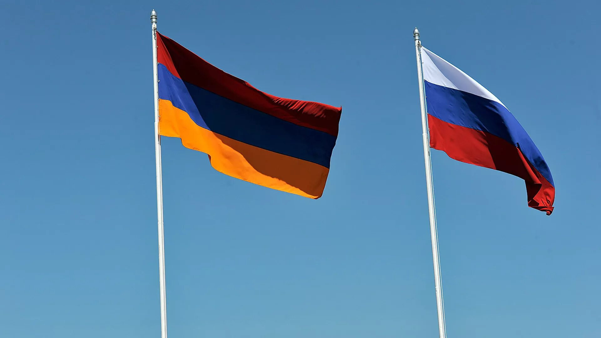 Erməni biznesmenlər hökümətin anti - Rusiya mövqeyindən narahatdır
