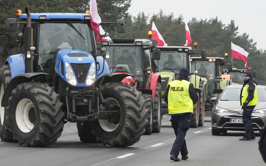 Polşalı fermerlər Ukrayna ilə sərhədin blokadasını davam etdirirlər