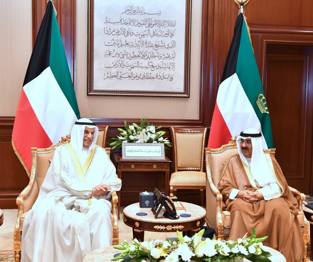 أمير الكويت يقبل استقالة الحكومة ويدعو مجلس الأمة للانعقاد