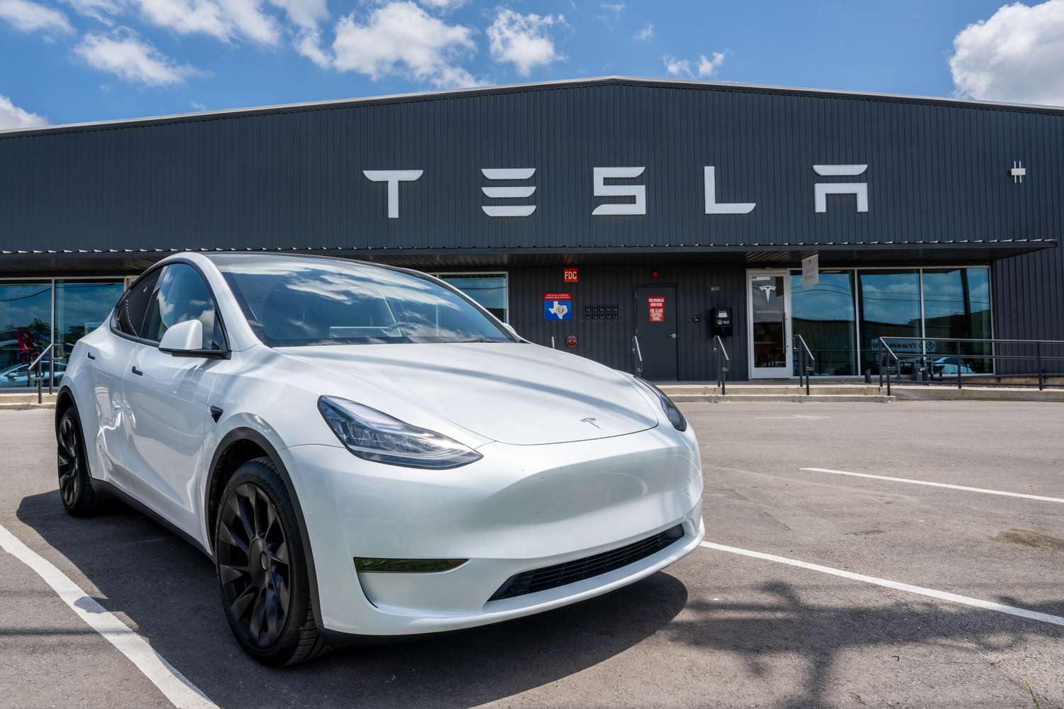 Tesla böyük zərərə uğrayıb: Həddindən artıq istehsal olub - SƏBƏB