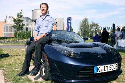 Всемирно известный путешественник приедет в Азербайджан на своем электромобиле