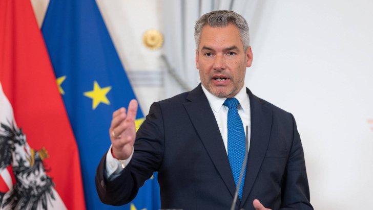 Канцлер Австрии: Мира не будет, если переговоры Киева и Москвы не состоятся