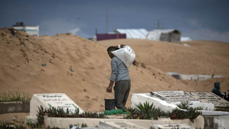 Gaza death toll surpasses 33,500