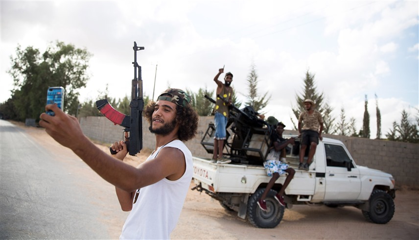 اشتباكات بين مجموعات مسلحة في العاصمة الليبية