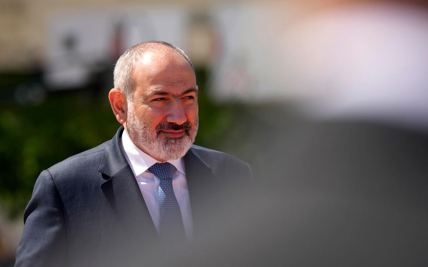 Hraparak: Pashinyan keeps details of Brussels meeting in secret