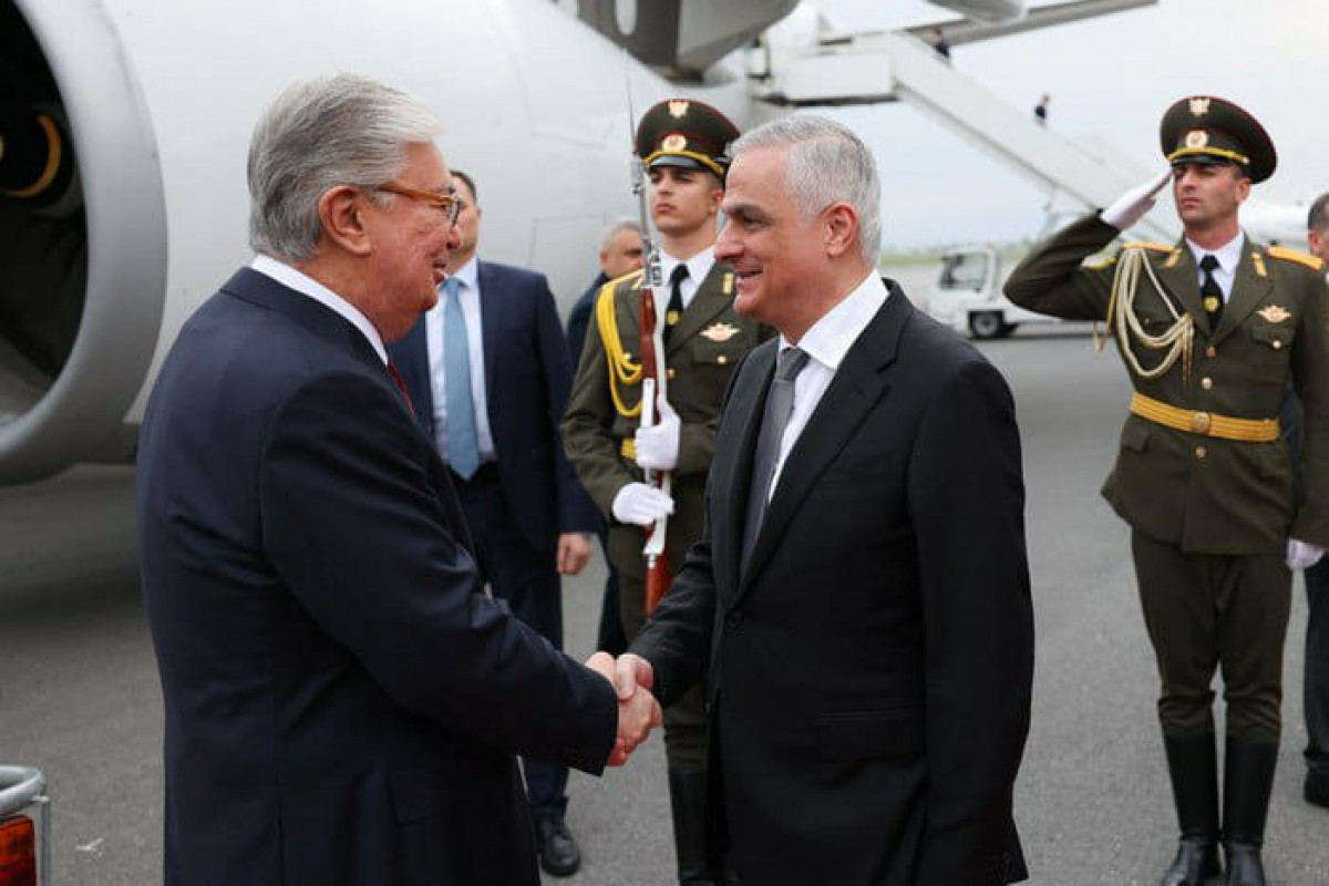Kazakh President Tokayev pays official visit to Armenia - VİDEO