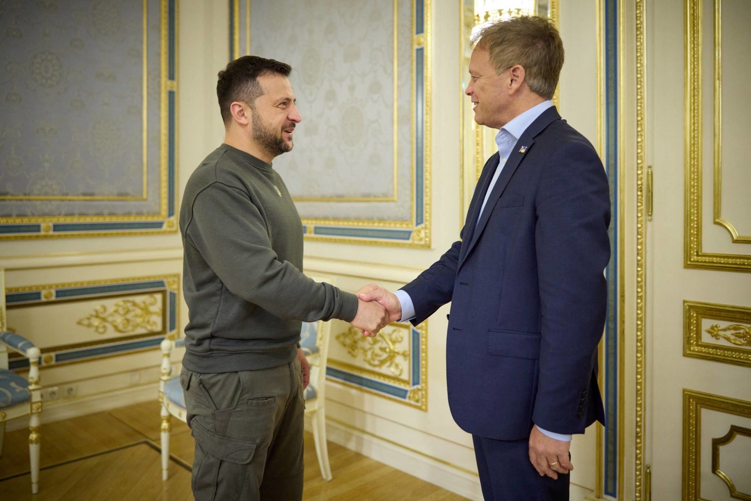 وزير الدفاع البريطاني يلتقي الرئيس الأوكراني في كييف