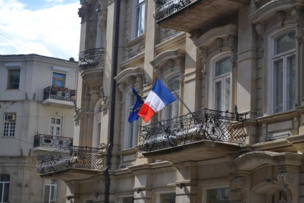 سيلين سينوكاك : فرنسا تشن حملة دبلوماسية لزعزعة الاستقرار في المنطقة