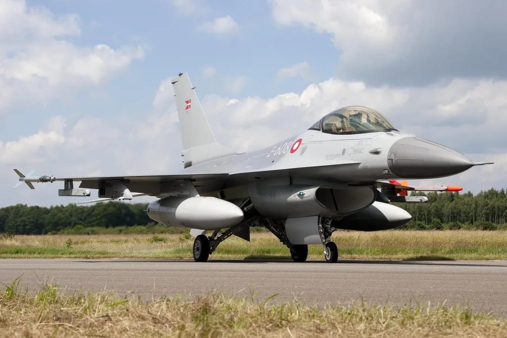 Danimarka bütün F-16 donanmasını Ukraynaya bağışlayacaq!