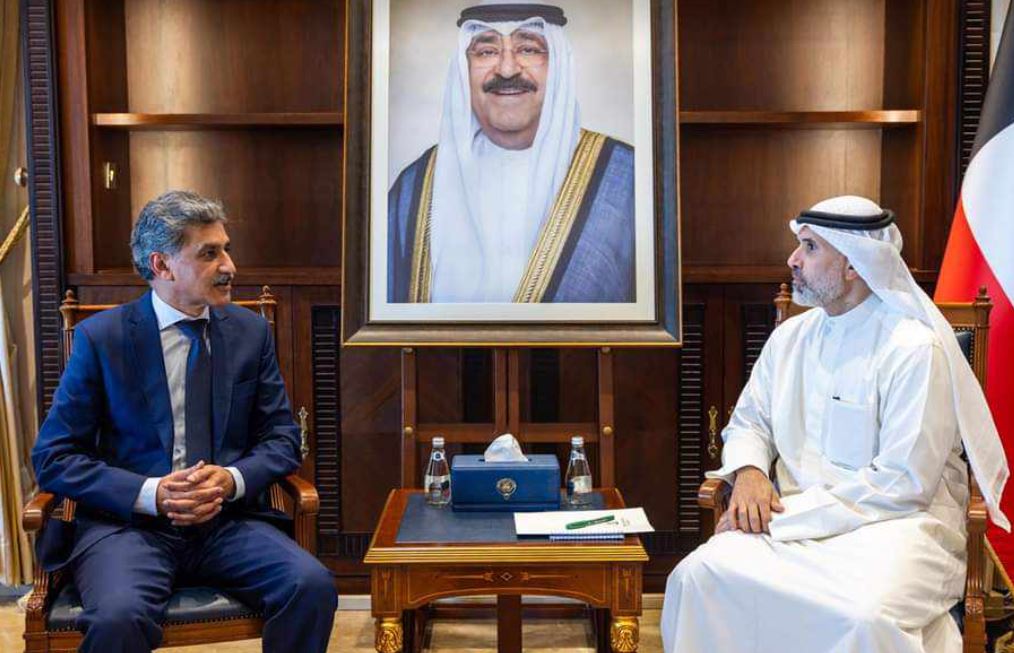 أمير الكويت يتلقى رسالة من رئيس وزراء باكستان حول العلاقات الثنائية
