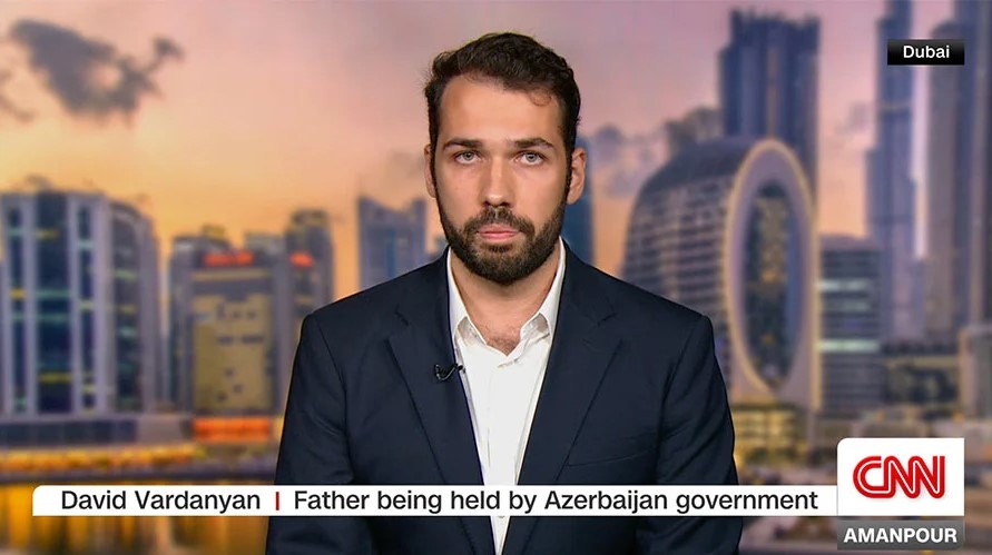 Aparıcı Amanpur Vardanyanın oğlunu CNN-ə çıxartdı - VİDEO