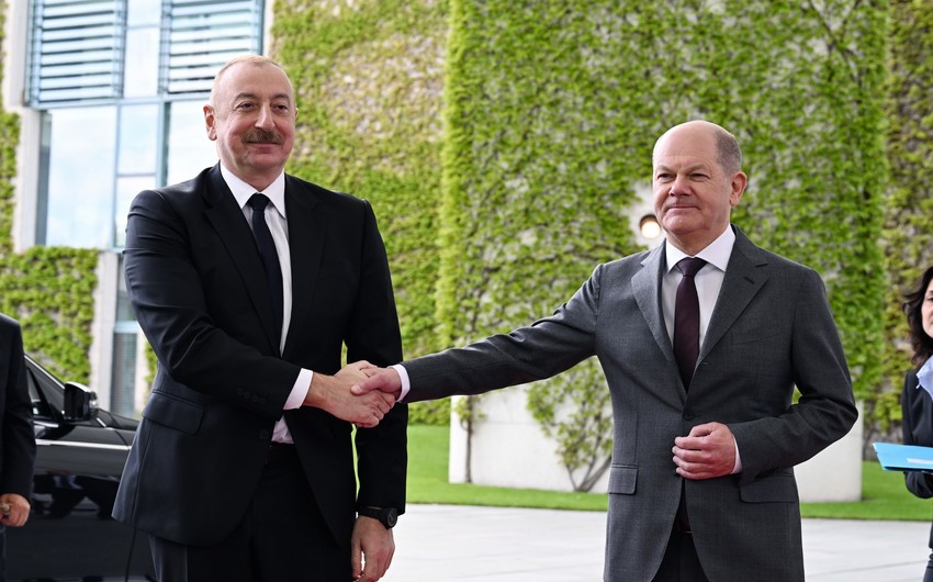 President Ilham Aliyev holds one-on-one meeting with Chancellor of Germany Olaf Scholz
