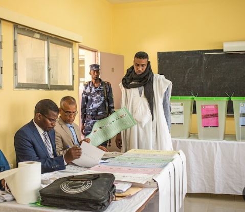 الأحزاب الداعمة للحكومة الموريتانية تدعم ترشح رئيس البلاد لفترة ثانية