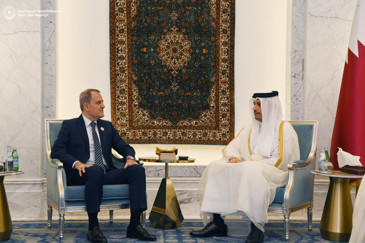 بيراموف يجتمع مع وزير الخارجية القطري